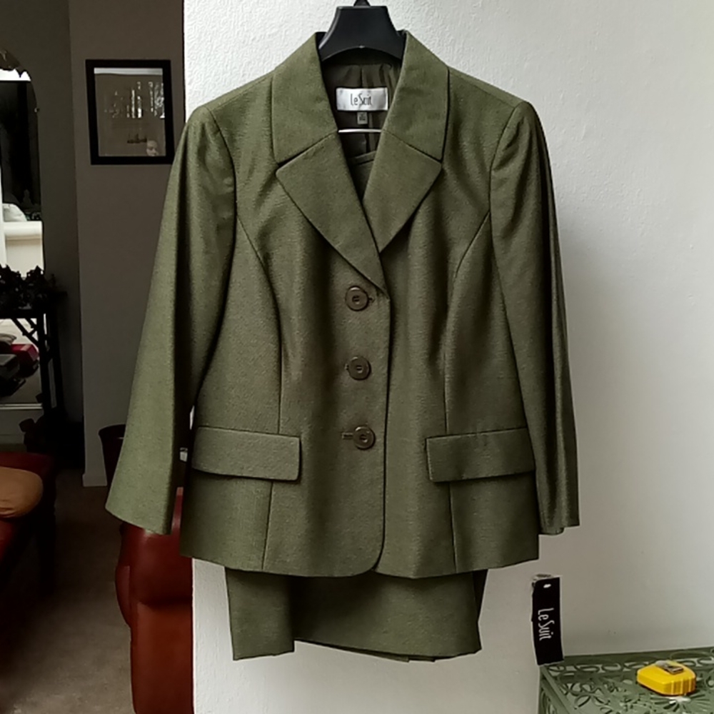 Le Suit Skirt Suit